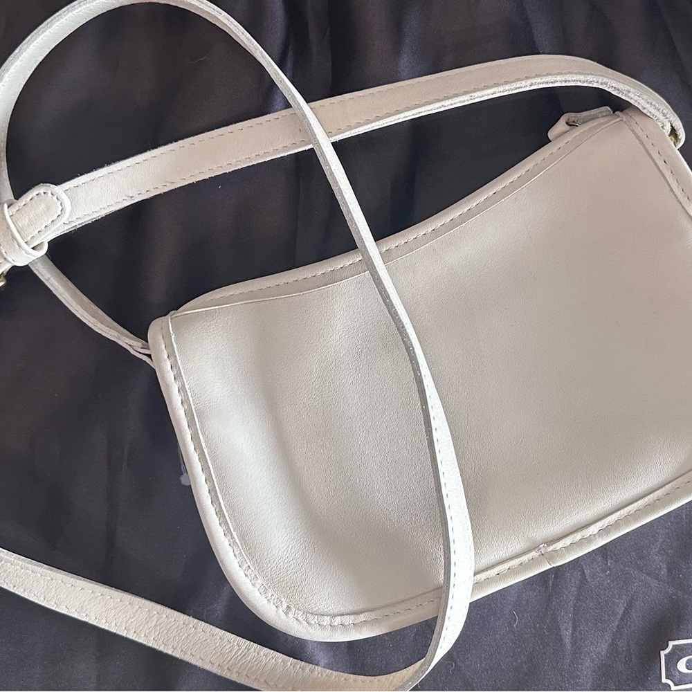 Vintage Coach Bone White Wendie Crossbody Bag 9031 - Picture 10 of 13